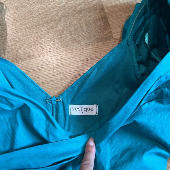 Vestique Emerald Mini Dress - Picture 3 of 3